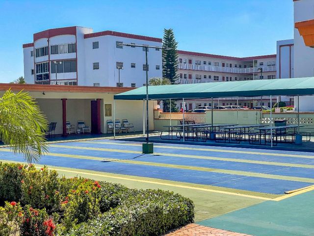 4281 NW 41st Street 320, Lauderdale Lakes, FL 33319