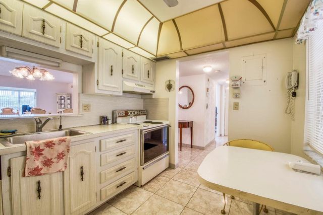 4281 NW 41st Street 320, Lauderdale Lakes, FL 33319