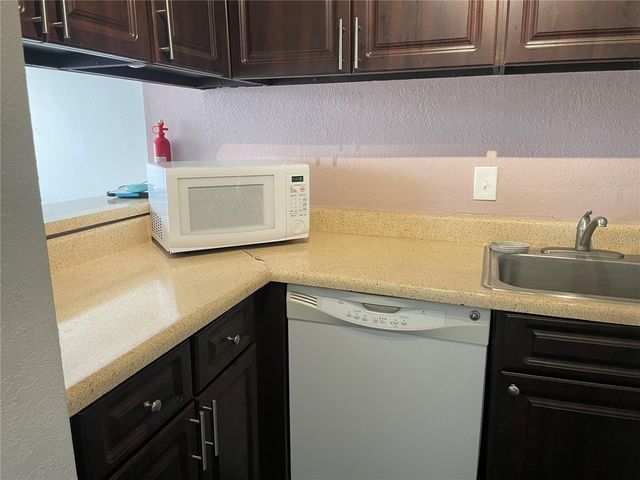 2625 STATE ROAD 590 2711, Clearwater, FL 33759
