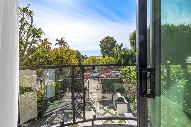 905 Dickson 1, Los Angeles, CA 90292