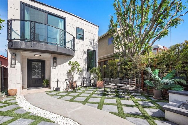 905 Dickson 1, Los Angeles, CA 90292