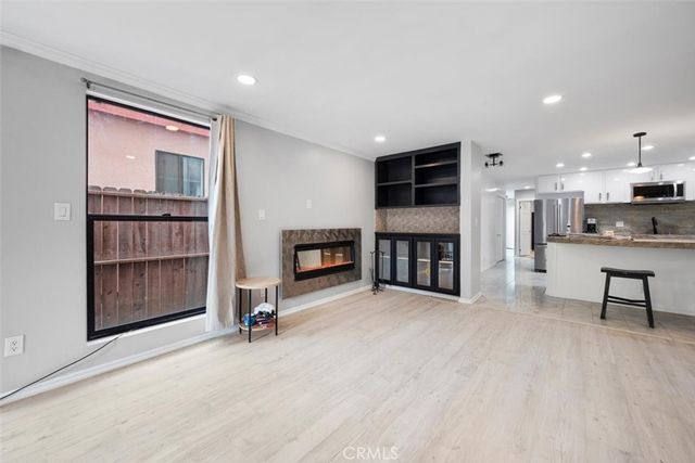 905 Dickson 1, Los Angeles, CA 90292
