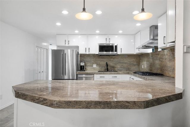905 Dickson 1, Los Angeles, CA 90292