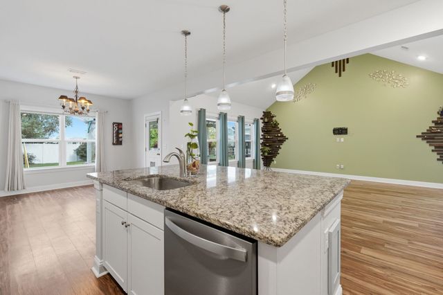 564 Hickman St., Surfside Beach, SC 29575
