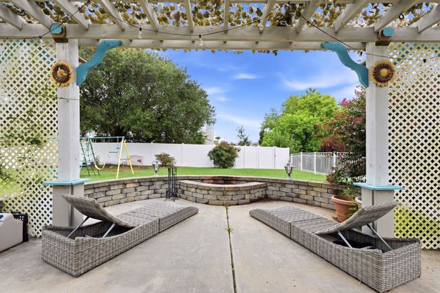 564 Hickman St., Surfside Beach, SC 29575
