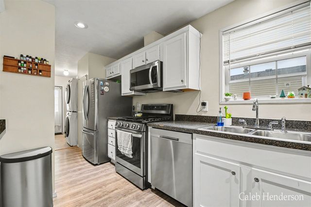 1131 Glasgow Avenue, Wayland, MI 49348