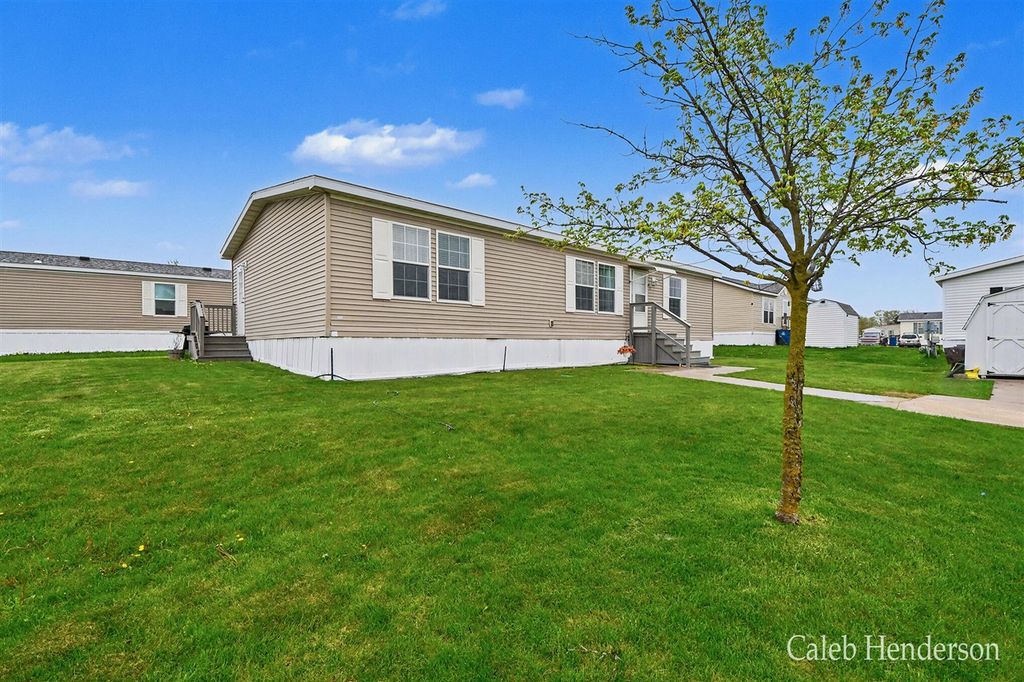 1131 Glasgow Avenue, Wayland, MI 49348