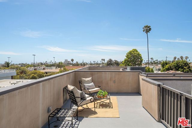 943 16th Street 4, Santa Monica, CA 90403