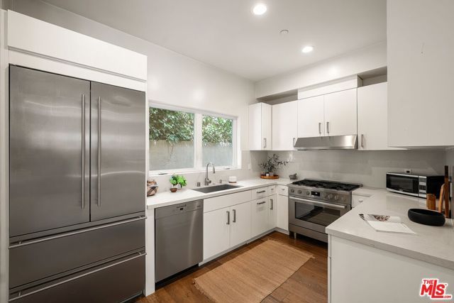 943 16th Street 4, Santa Monica, CA 90403