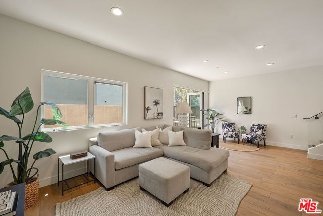 943 16th Street 4, Santa Monica, CA 90403