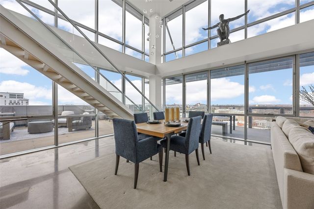 221 E College St 1206, Iowa City, IA 52240