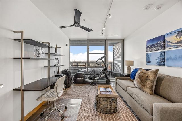 221 E College St 1206, Iowa City, IA 52240