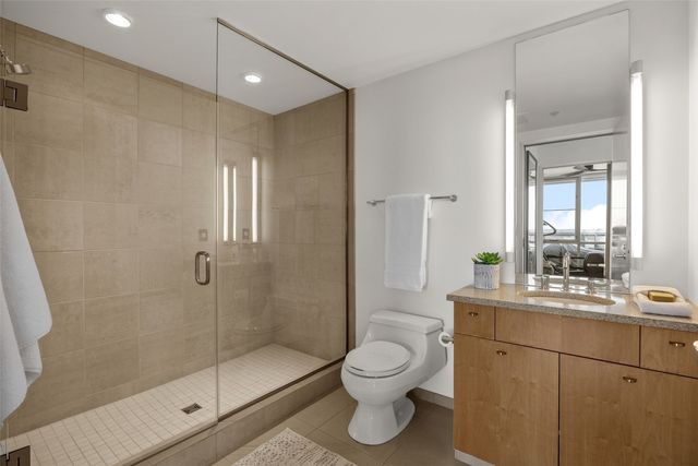 221 E College St 1206, Iowa City, IA 52240