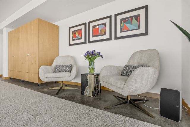 221 E College St 1206, Iowa City, IA 52240