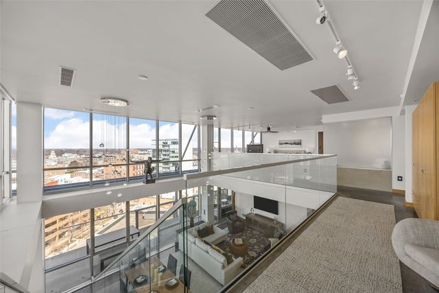 221 E College St 1206, Iowa City, IA 52240