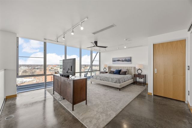 221 E College St 1206, Iowa City, IA 52240