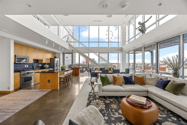 221 E College St 1206, Iowa City, IA 52240