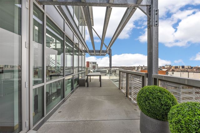 221 E College St 1206, Iowa City, IA 52240