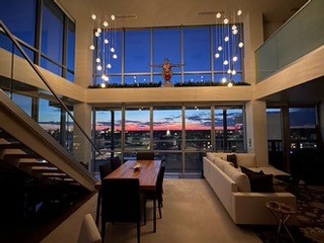 221 E College St 1206, Iowa City, IA 52240