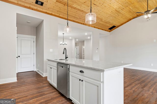 146 Overland Way, Gray, GA 31032