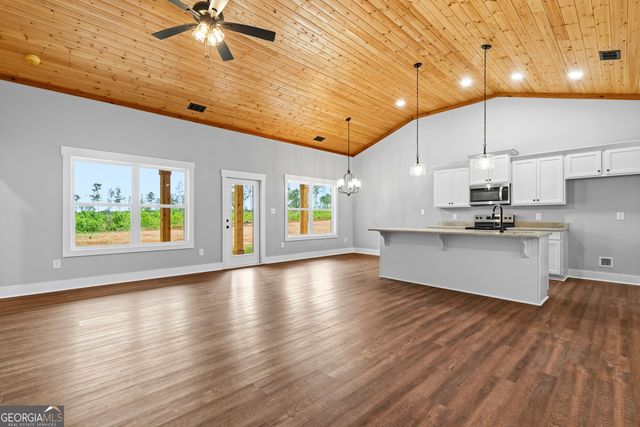 146 Overland Way, Gray, GA 31032