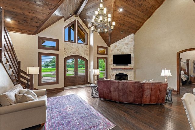 654 Navasota, Navasota, TX 77868