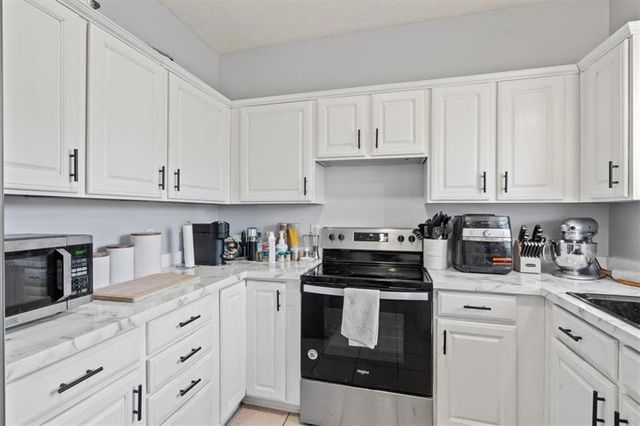 12508 Fountain Lake Drive, Grandview, MO 64030