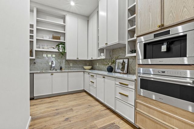 860 Brook Hollow Rd, Nashville, TN 37205