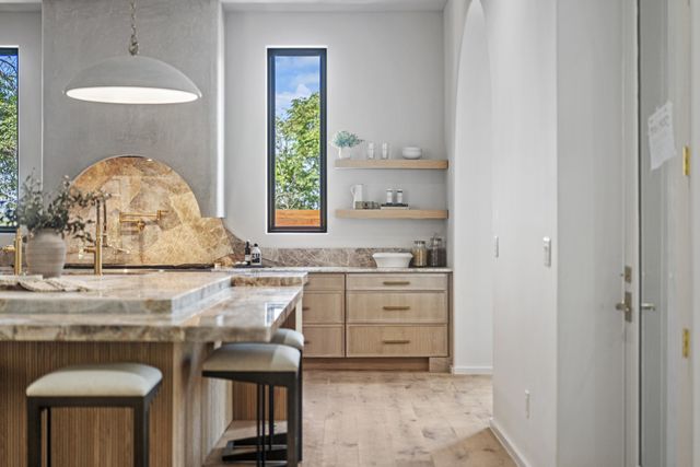 860 Brook Hollow Rd, Nashville, TN 37205