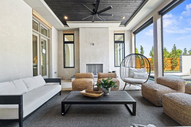 860 Brook Hollow Rd, Nashville, TN 37205