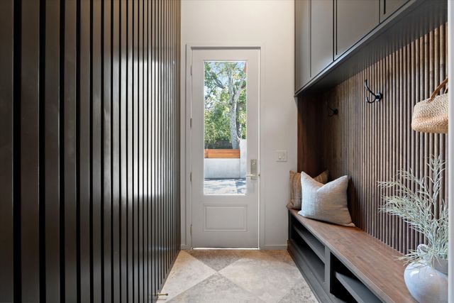 860 Brook Hollow Rd, Nashville, TN 37205