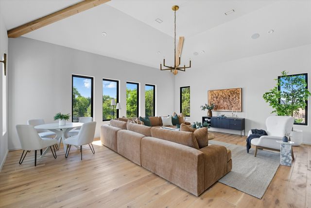 860 Brook Hollow Rd, Nashville, TN 37205