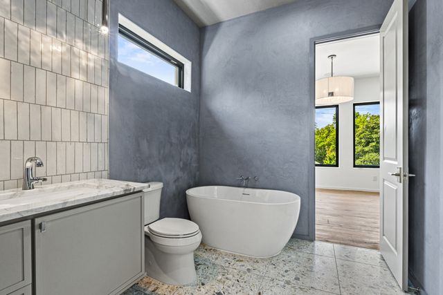 860 Brook Hollow Rd, Nashville, TN 37205