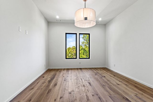 860 Brook Hollow Rd, Nashville, TN 37205