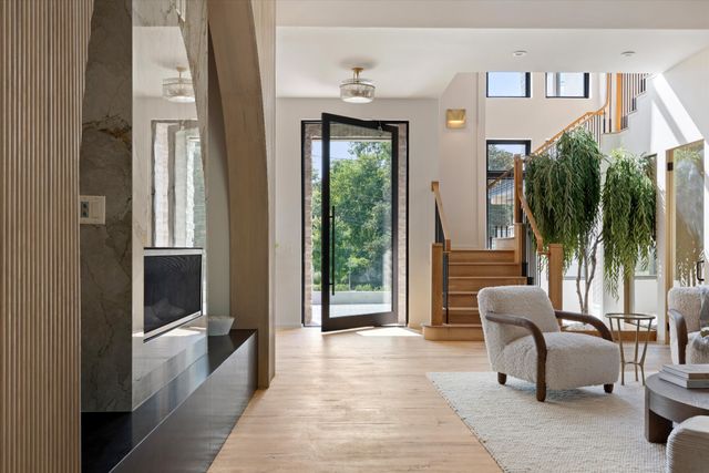 860 Brook Hollow Rd, Nashville, TN 37205