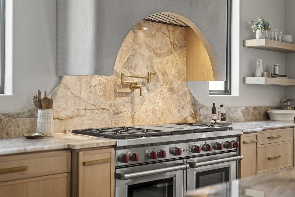 860 Brook Hollow Rd, Nashville, TN 37205