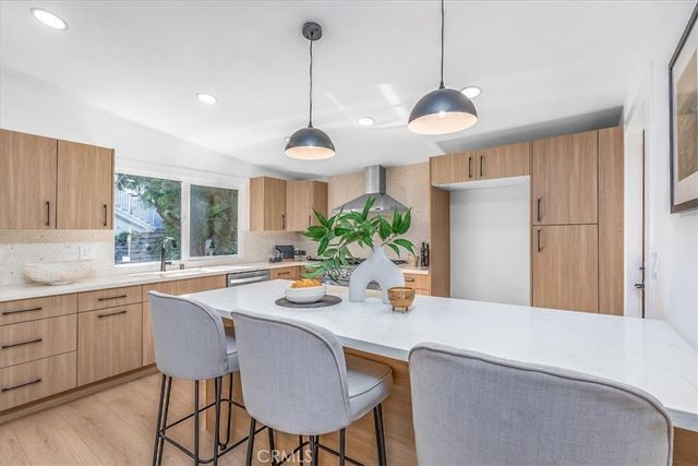 9921 Westwanda Drive, Beverly Hills, CA 90210