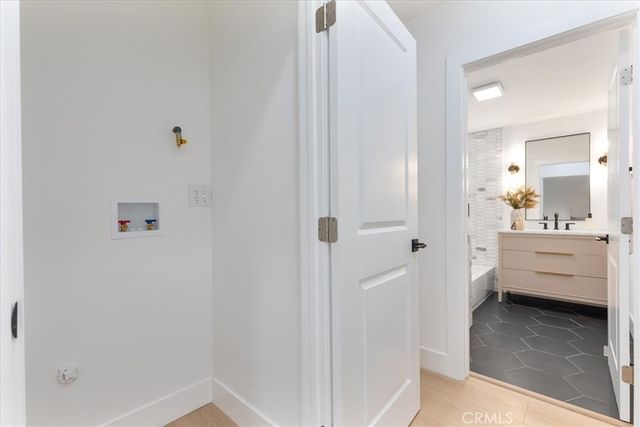 9921 Westwanda Drive, Beverly Hills, CA 90210