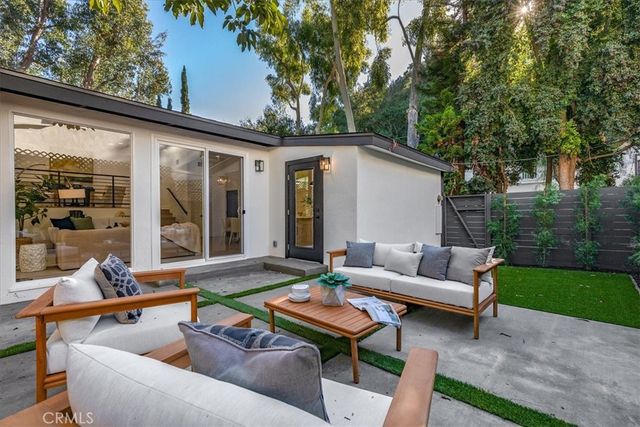 9921 Westwanda Drive, Beverly Hills, CA 90210