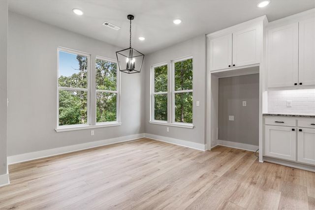 13 Strichen Lane, Bella Vista, AR 72715