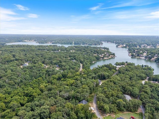 13 Strichen Lane, Bella Vista, AR 72715