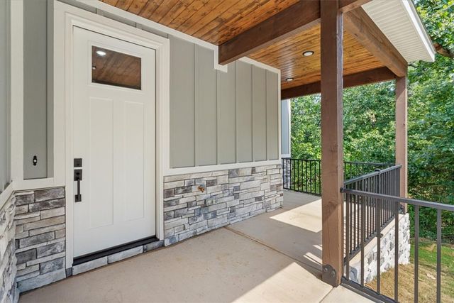 13 Strichen Lane, Bella Vista, AR 72715
