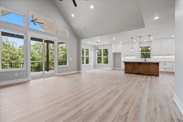 13 Strichen Lane, Bella Vista, AR 72715