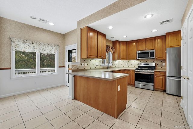 882 Heritage Hills D, Somers, NY 10589