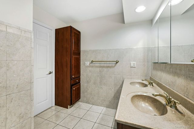 882 Heritage Hills D, Somers, NY 10589