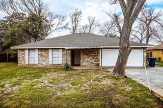619 W Mahan Street, Richwood, TX 77531