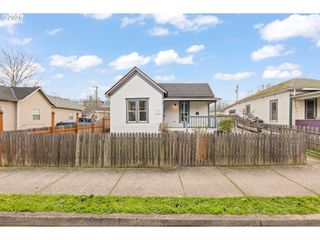 1321 Se MILL St, Roseburg, OR 97470