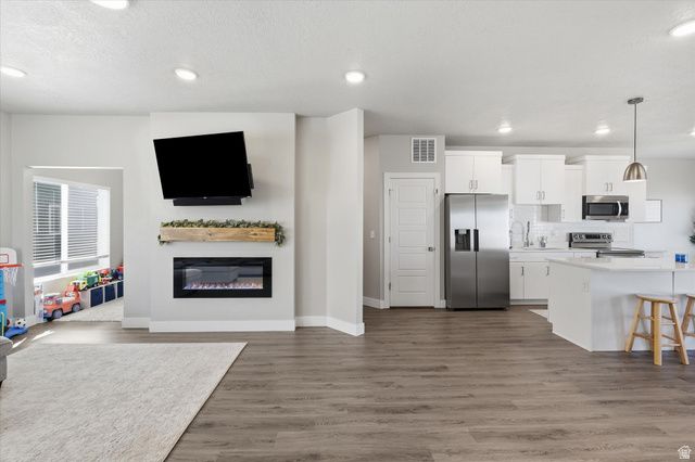 698 E 730 N, Hyrum, UT 84319