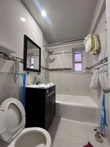 4459 Kissena Boulevard 2J, Flushing, NY 11355