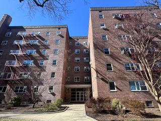 4459 Kissena Boulevard 2J, Flushing, NY 11355